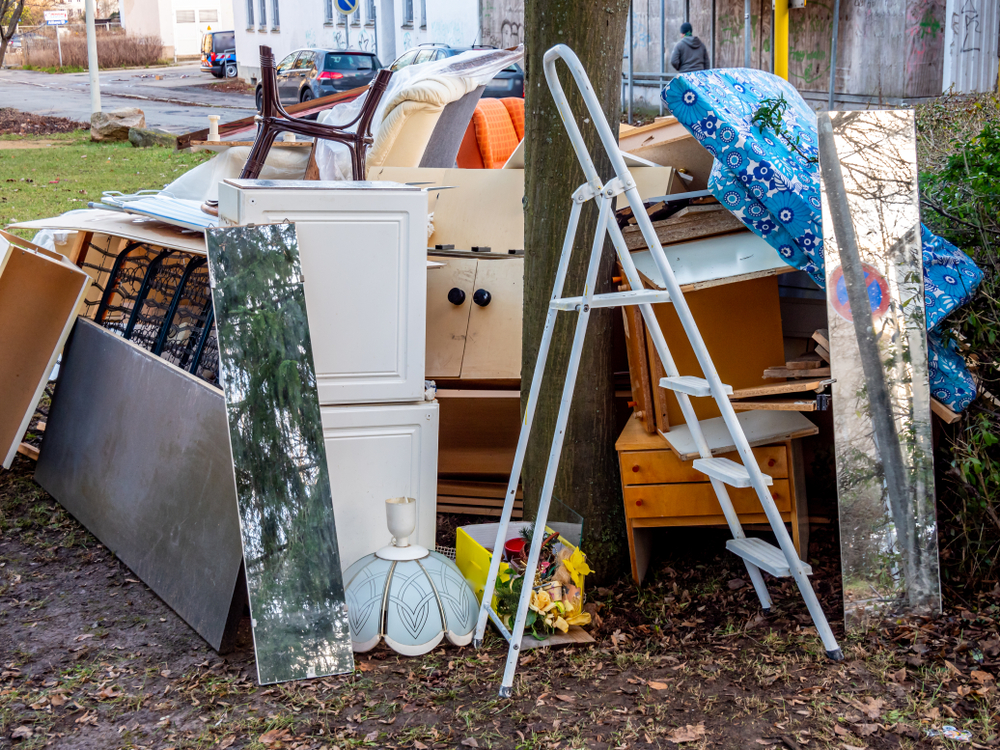 Removing furniture and debris during an estate cleanout